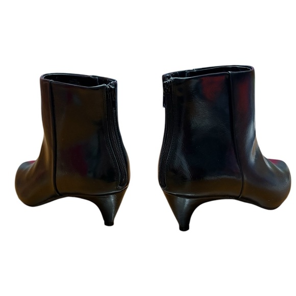 NWT, Penningtons, Pointed Toe Ankle Boot, Very Wide Foot, 9WW, Black - Picture 6 of 9